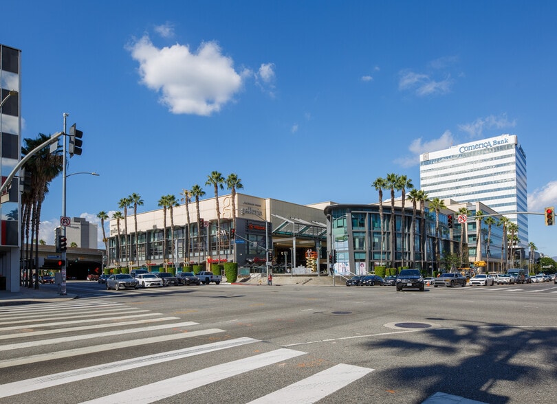 More Photos Of 15301 Ventura Blvd, Sherman Oaks Unknown For Lease