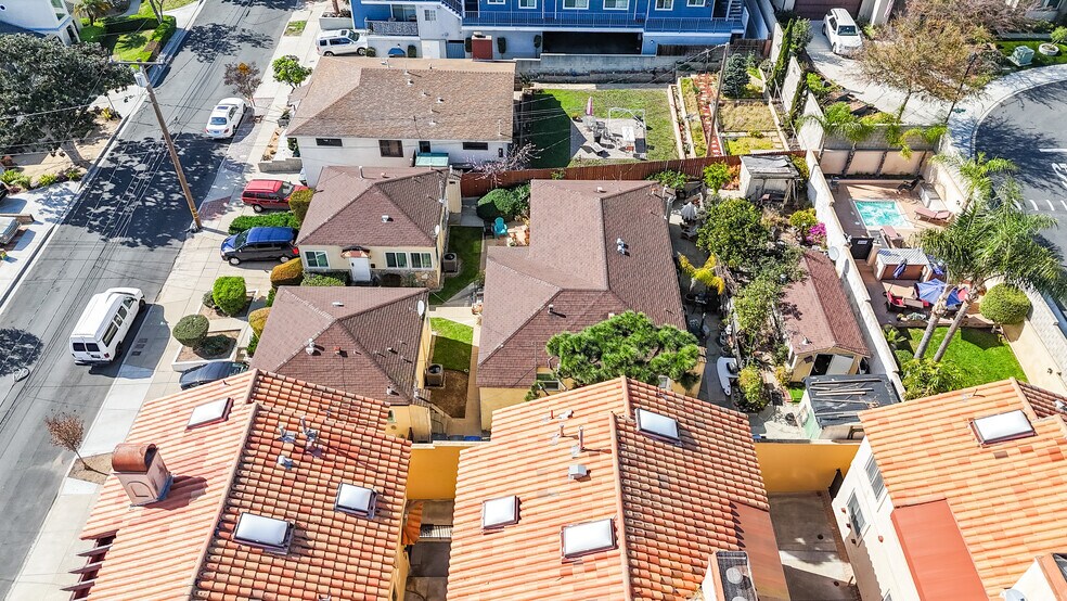 More Photos Of 529 E Walnut Ave, El Segundo Apartments For Sale