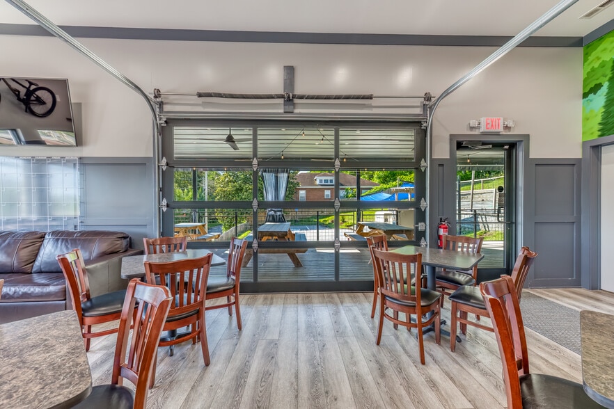 More Photos Of 640 E Maple St, Johnson City Bar For Sale