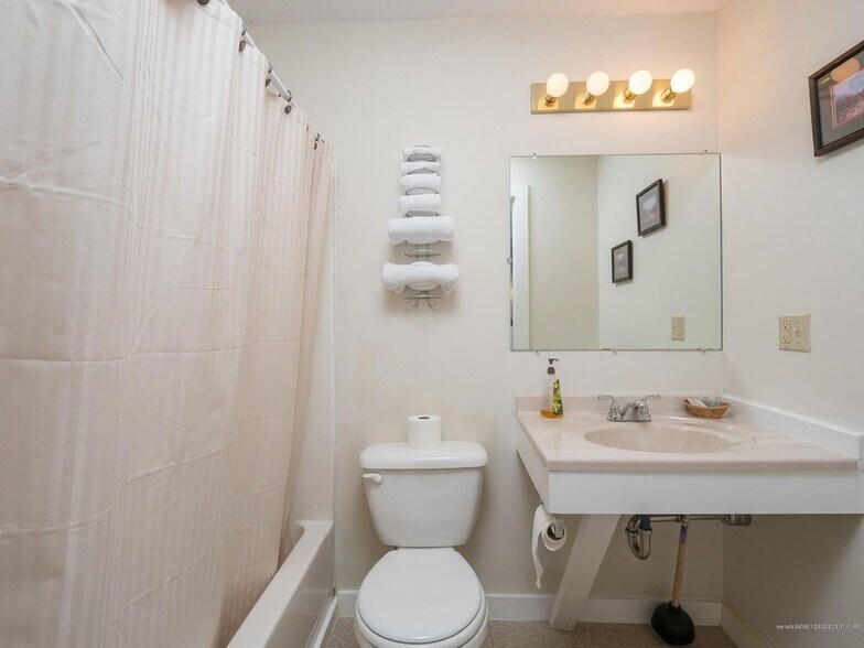 More Photos Of 656 N High St, Bridgton Hotel For Sale