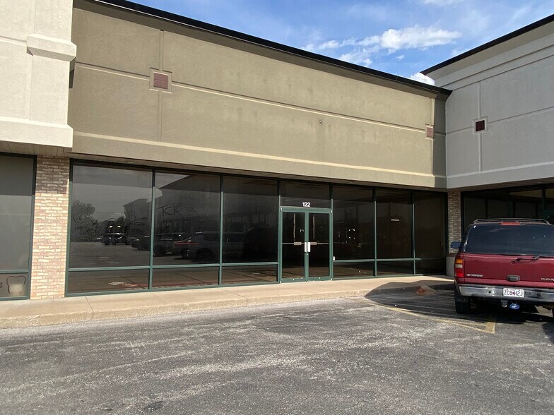 More Photos Of 122 W George E Phelps Blvd, Carthage General Retail For Lease