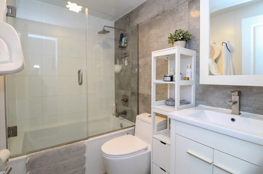 More Photos Of 213 Ashland Pl, Brooklyn Apartments For Sale