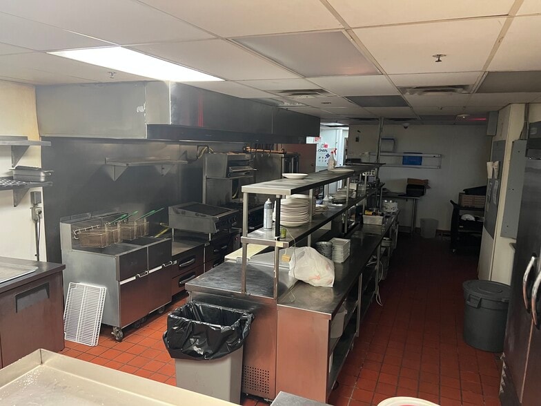 More Photos Of 1000 Broadway Blvd, Kansas City Loft Creative Space For Lease