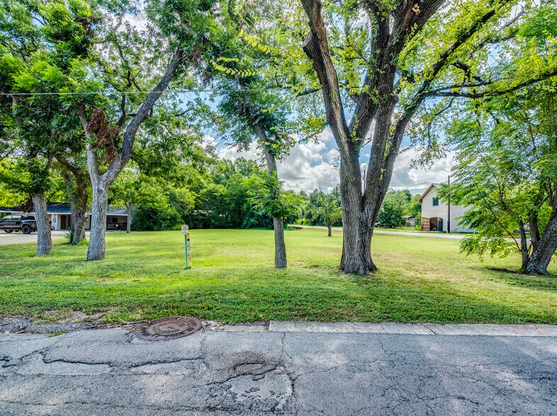 More Photos Of 301 Railroad St., Buda Land For Sale