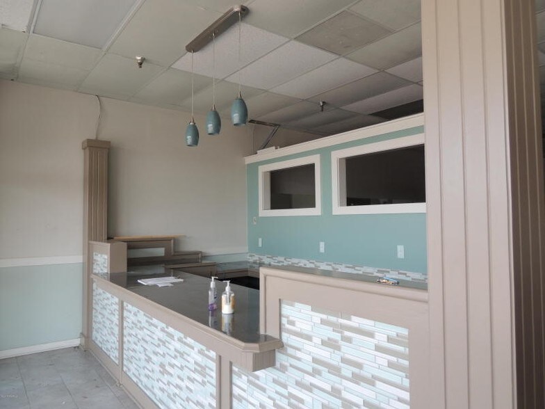 More Photos Of 5515-5545 Cameron St, Scott General Retail For Sale