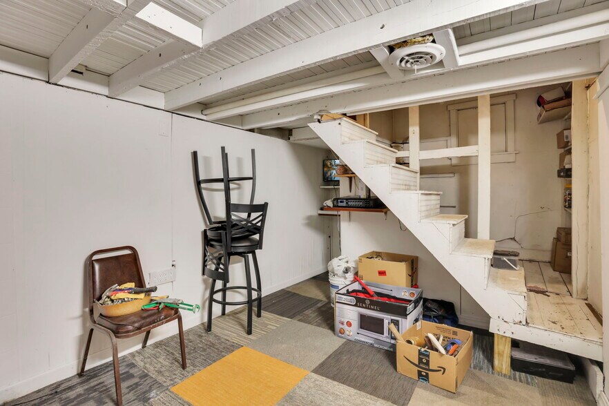 More Photos Of 11472 Broad St SW, Pataskala Bar For Lease