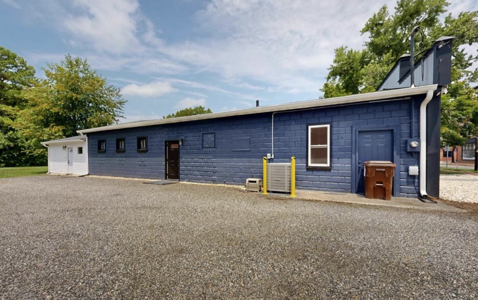 More Photos Of 38 Main St, East New Market Office For Lease