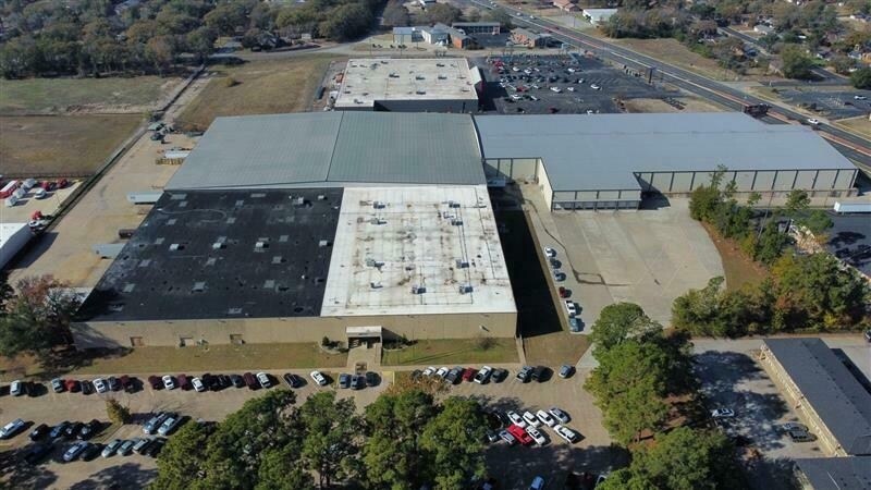 More Photos Of 3220 W Gentry Pky, Tyler Warehouse For Sale