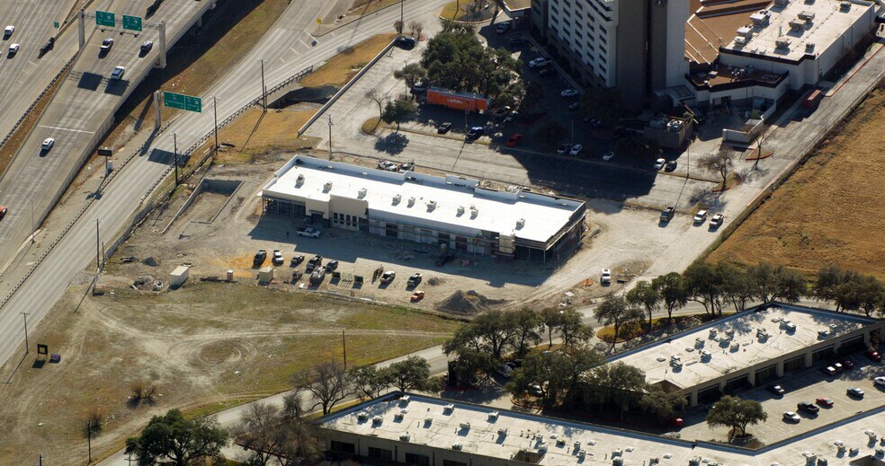 More Photos Of 3202 Cherry Ridge Dr, San Antonio Medical For Lease