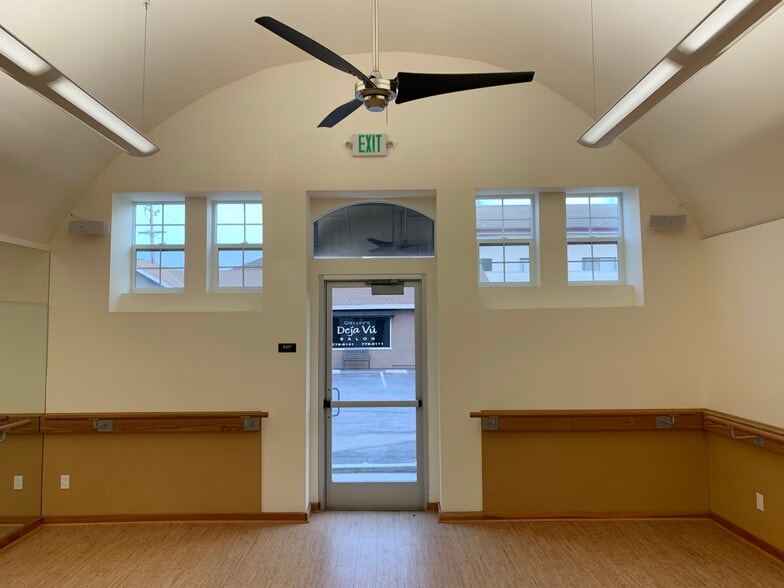 More Photos Of 16315 Monterey Hwy, Morgan Hill Freestanding For Lease