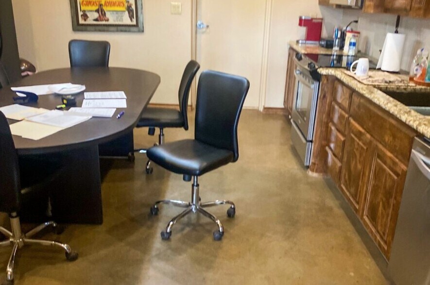 More Photos Of 10104-10204 Farm to Market 307, Midland Warehouse For Sale