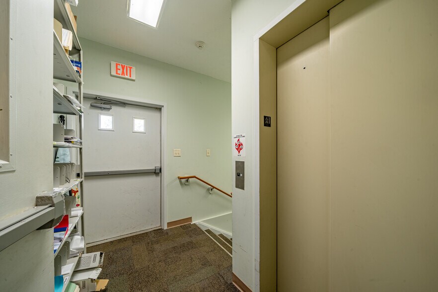 More Photos Of 353 Island Cottage Rd, Rochester Medical For Lease