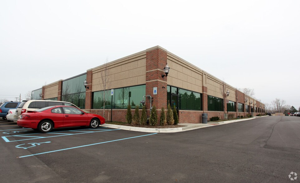 More Photos Of 41227 Mound Rd, Sterling Heights Office For Sale