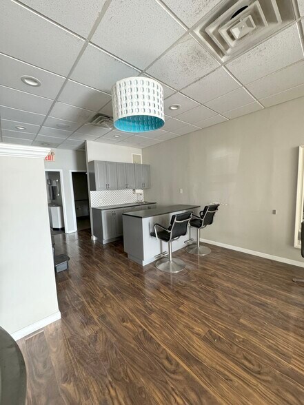 More Photos Of 886-888 W Bay Ave, Barnegat General Retail For Lease