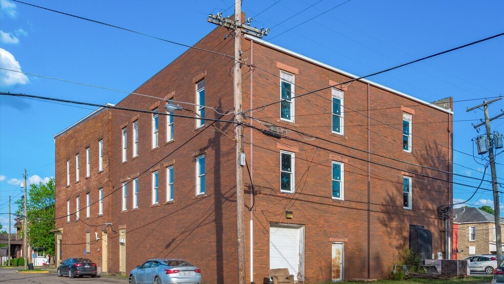 More Photos Of 701 Main St, Dresden Storefront For Lease