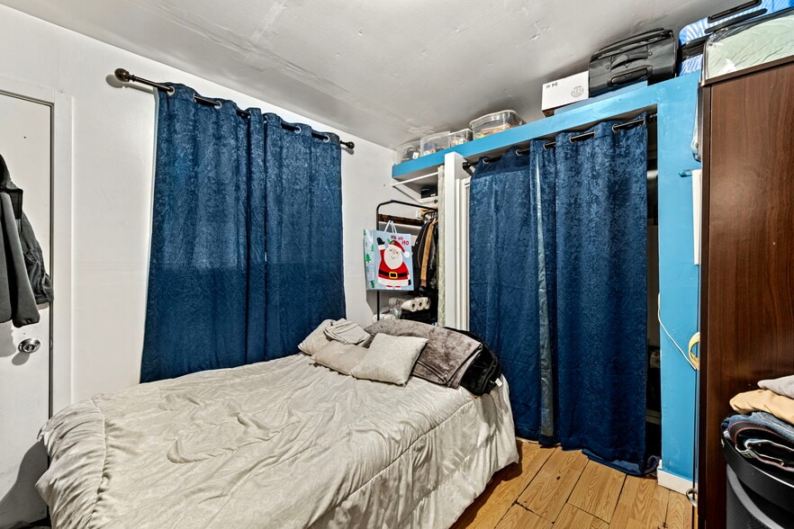 More Photos Of 1048-1050 Oak St, San Francisco Apartments For Sale