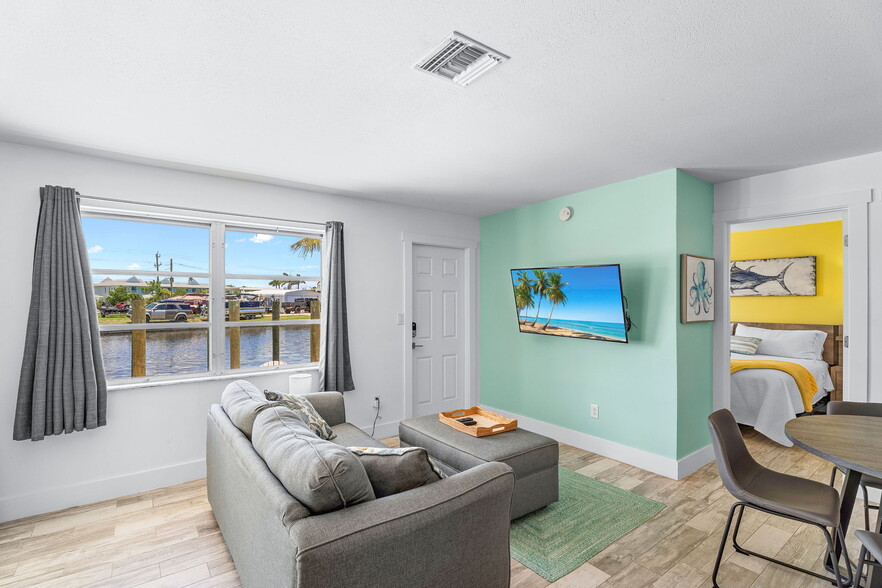 More Photos Of 2938 Sanibel Blvd, Saint James City Hotel For Sale