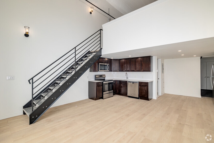 More Photos Of 220 S 47th St, Philadelphia Apartments For Lease