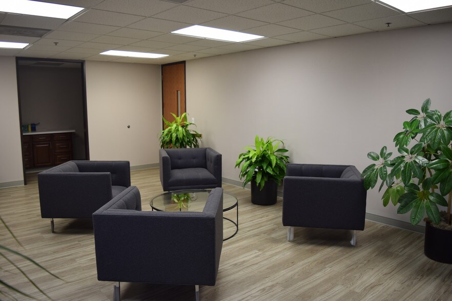 More Photos Of 1650 Research Dr, Troy Office For Lease