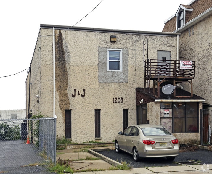Primary Photo Of 1203 Chestnut St, Elizabeth Office For Lease
