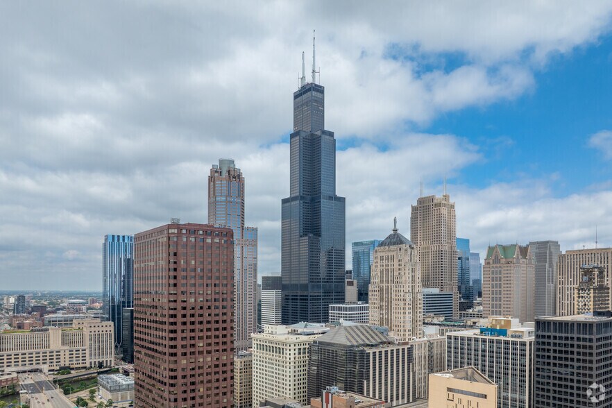 More Photos Of 233 S Wacker Dr, Chicago Office For Lease