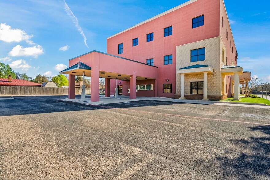 More Photos Of 7202 Slide Rd, Lubbock Medical For Lease