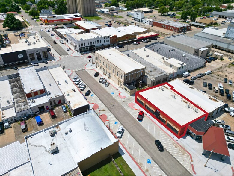 More Photos Of 115 E Euclid St, Mcpherson Office For Sale