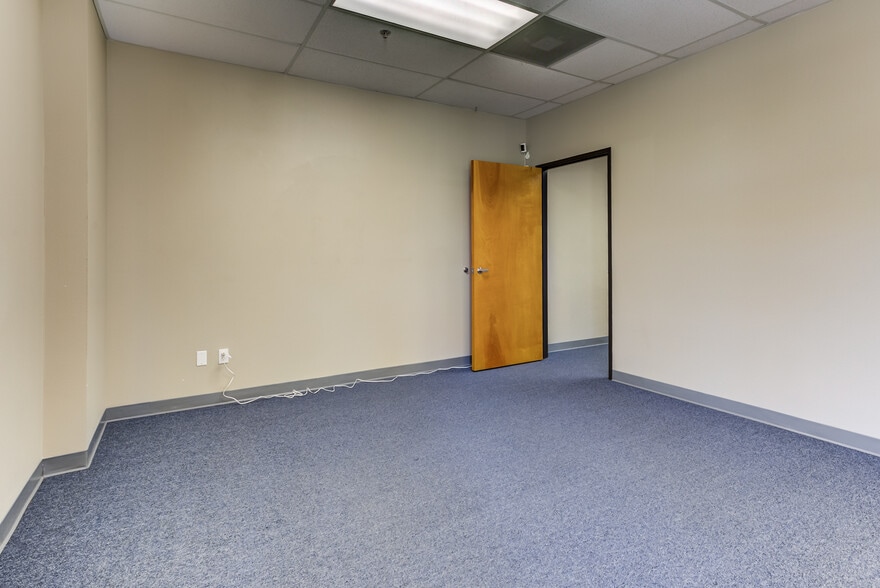 More Photos Of 871 Cotting Ct, Vacaville Warehouse For Lease