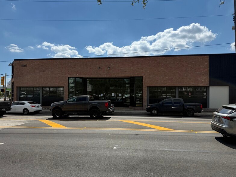 More Photos Of 4901 Washington Ave, Houston Freestanding For Lease