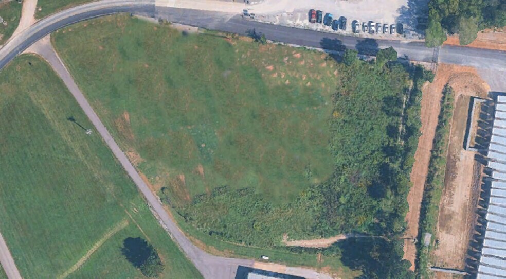 More Photos Of 1030 Tennessee Blvd, Lebanon Land For Lease