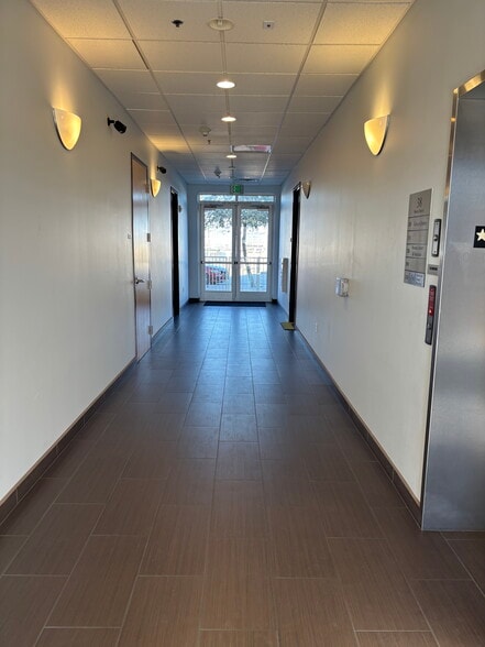 More Photos Of 38 Water St, Henderson Medical For Lease