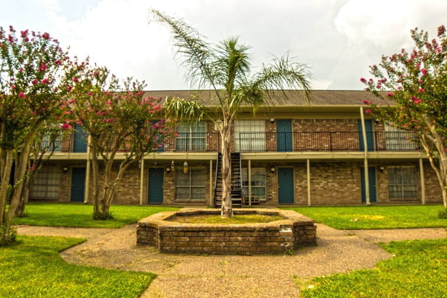 More Photos Of 6909 Renwick Dr, Houston Apartments For Sale