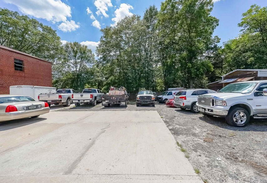More Photos Of 250 Cleveland St, Locust Grove Industrial For Sale