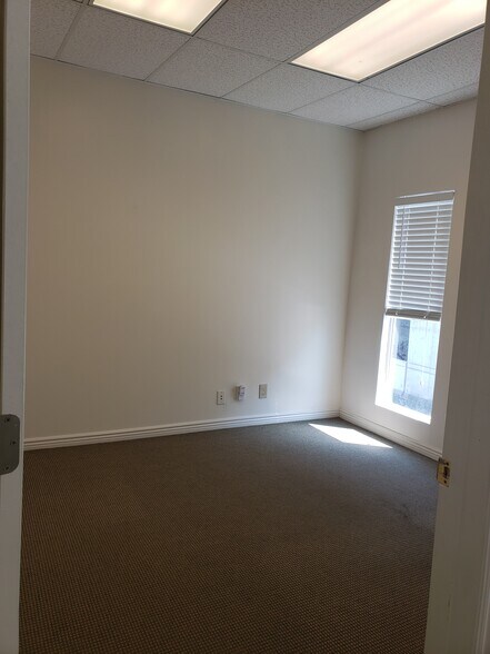 More Photos Of 42 N University Ave, Provo Storefront Retail Office For Lease