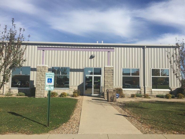 More Photos Of 921-929 Marthas Way, Hiawatha Light Distribution For Sale