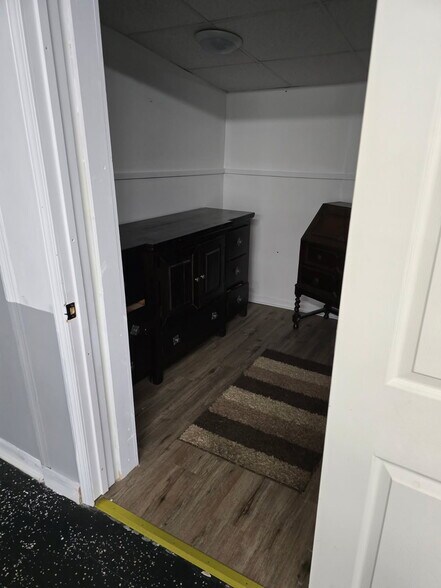 More Photos Of 305.5 N Logan St, Gaffney Storefront Retail Residential For Sale