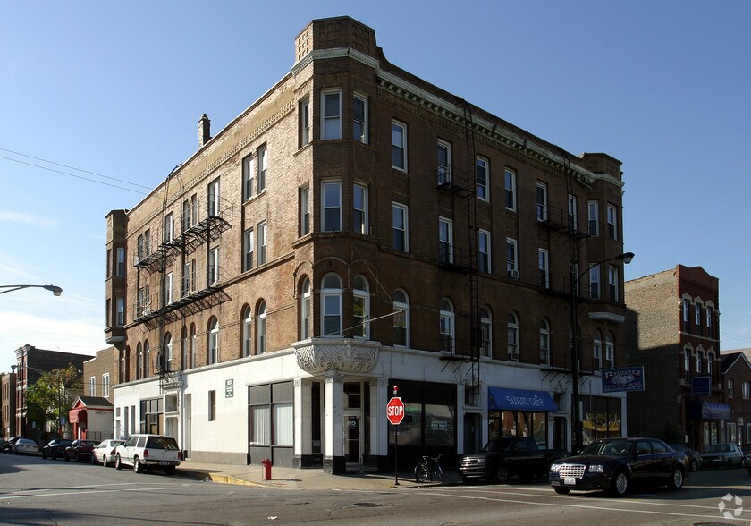 More Photos Of 1355-1359 W Chicago Ave, Chicago Apartments For Lease
