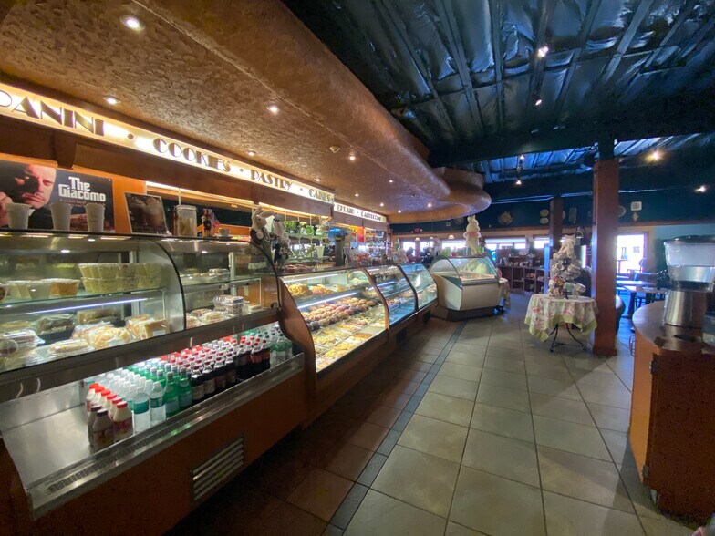 More Photos Of 3504 Highway 365, Nederland General Retail For Lease