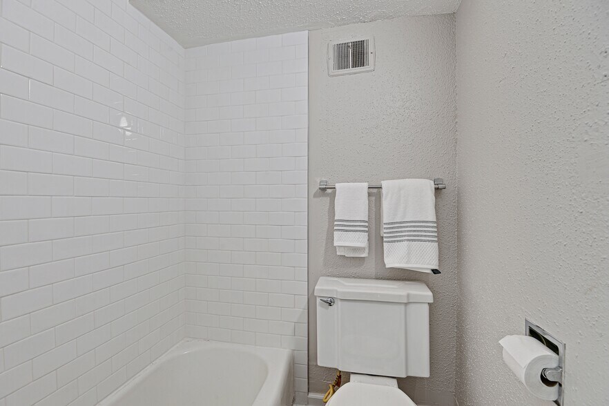 More Photos Of 2350 Ridge Ct, Lawrence Apartments For Sale
