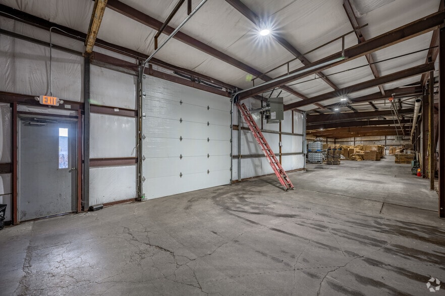 More Photos Of 236 S 2nd St, Butternut Distribution For Sale