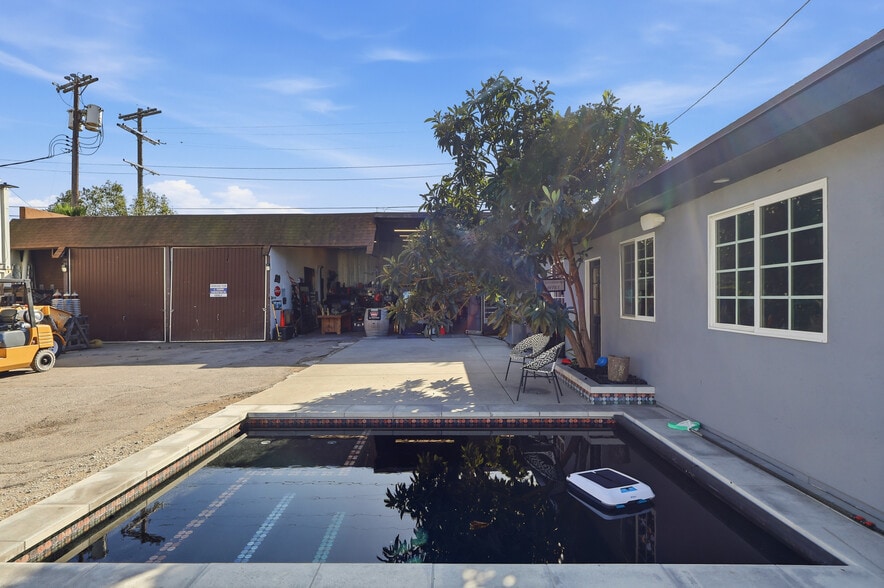 More Photos Of 1040 251st St, Harbor City Industrial For Sale