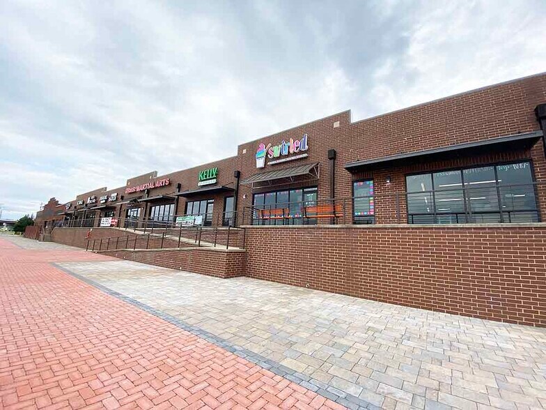More Photos Of 109-113 Cherry St, Johnson City Storefront For Lease