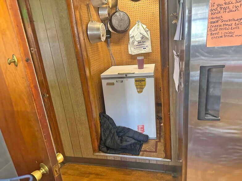 More Photos Of 982 W Center St, Sheppton Bar For Sale