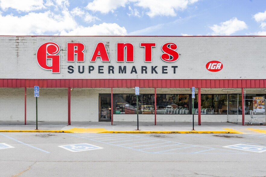 More Photos Of 2940 Clinch St, Richlands Supermarket For Lease