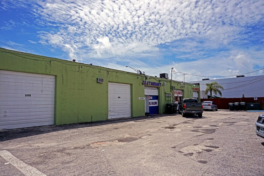 More Photos Of 3491-3499 N Dixie Hwy, Oakland Park Storefront For Sale