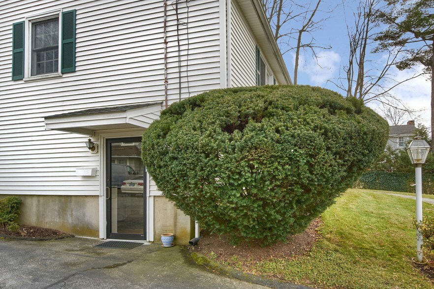 More Photos Of 296 Sound Beach Ave, Old Greenwich Medical For Lease
