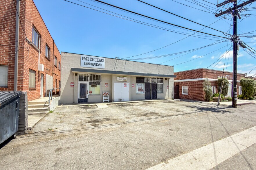 More Photos Of 8711 La Tijera Blvd, Los Angeles Storefront For Sale