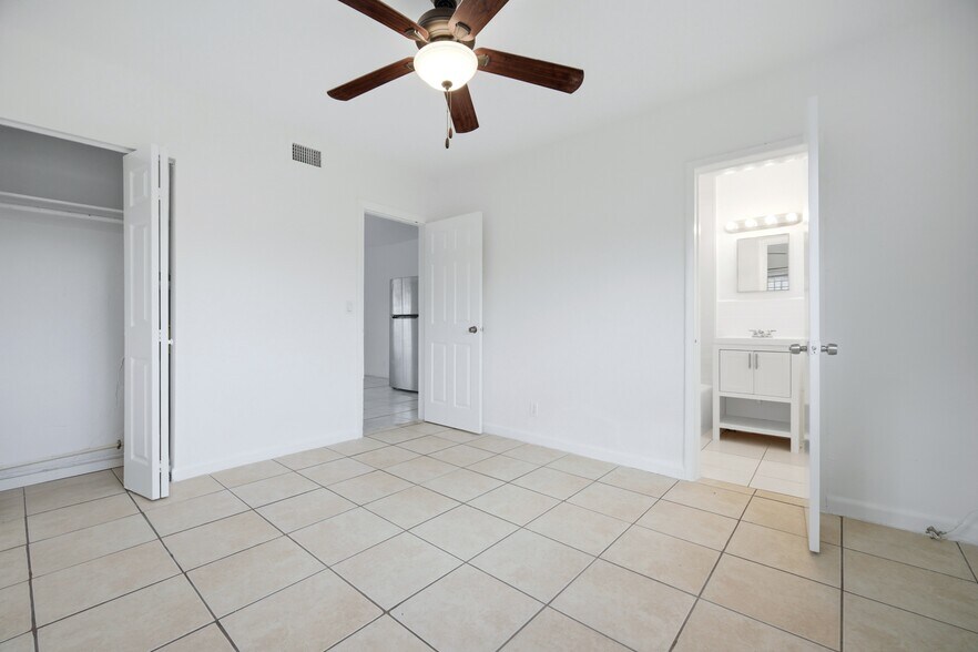 More Photos Of 823-825 NW 9th St, Hallandale Beach Apartments For Sale
