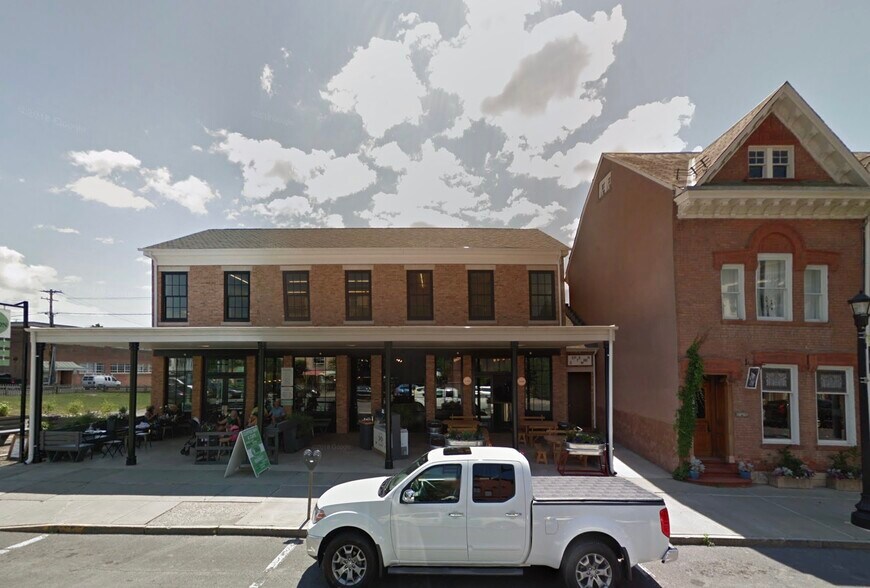 More Photos Of 449 Warren St, Hudson Storefront Retail Office For Lease