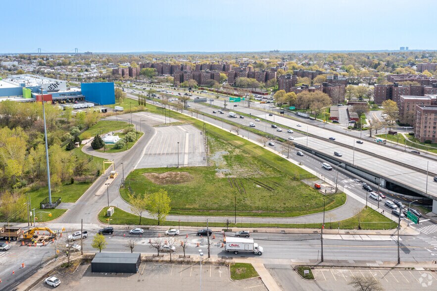 More Photos Of 25-70 Whitestone Expy, Whitestone Land For Lease